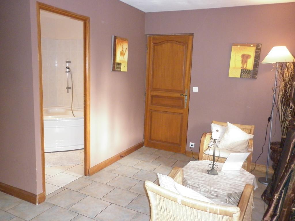 La Chartreuse Hotell Poilly-sur-Tholon Rum bild