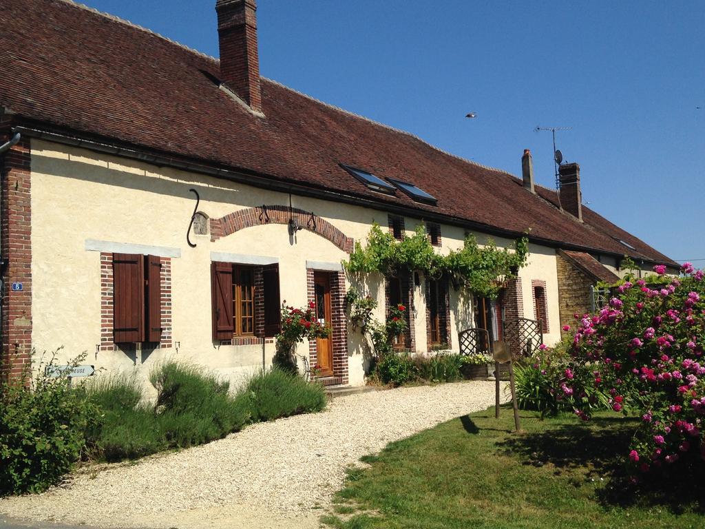 La Chartreuse Hotell Poilly-sur-Tholon Exteriör bild