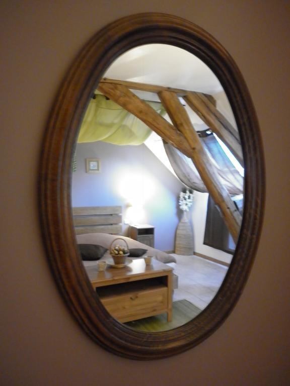 La Chartreuse Hotell Poilly-sur-Tholon Rum bild
