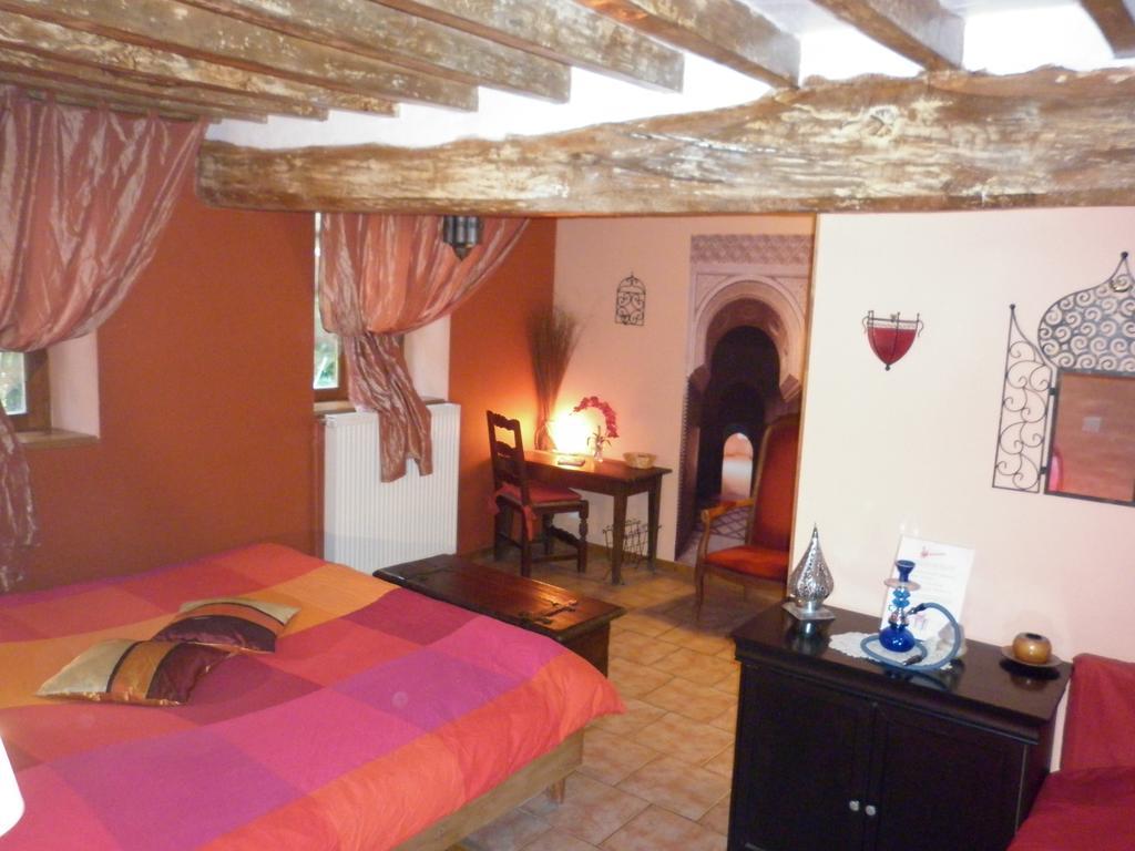 La Chartreuse Hotell Poilly-sur-Tholon Rum bild