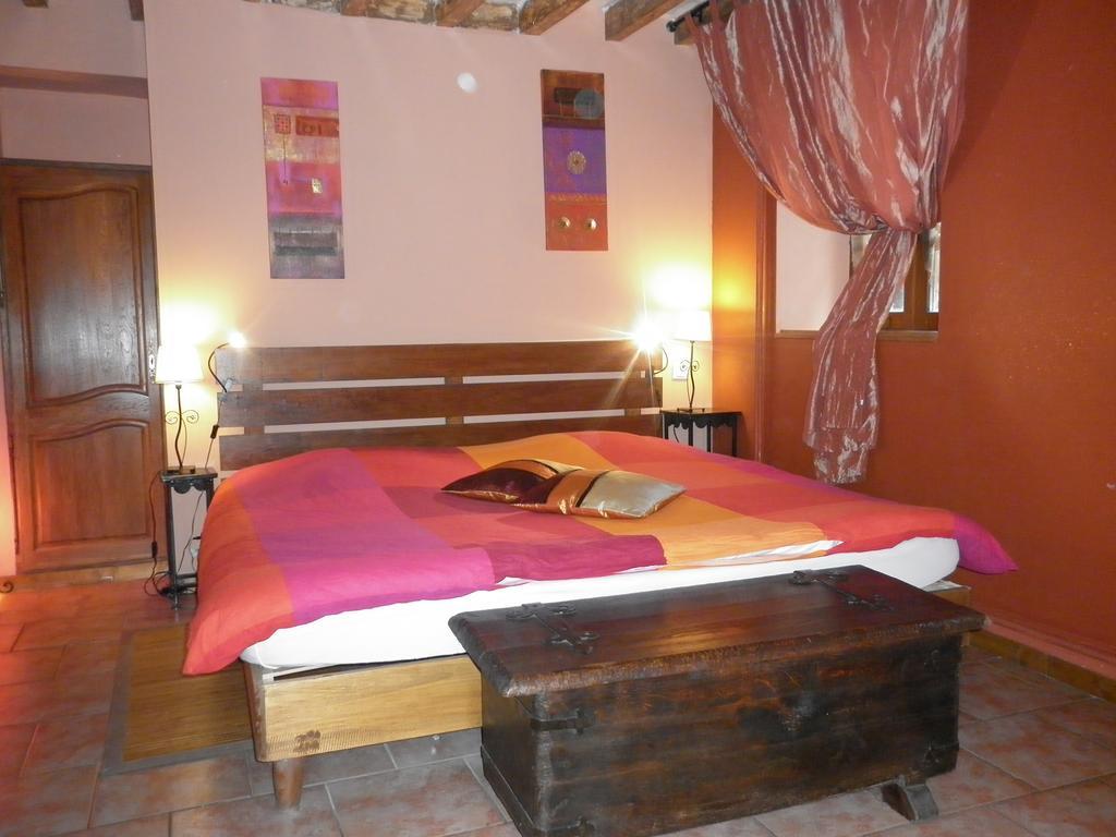 La Chartreuse Hotell Poilly-sur-Tholon Exteriör bild